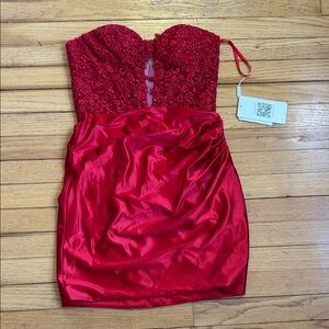 Red Strapless Stacees mini dress